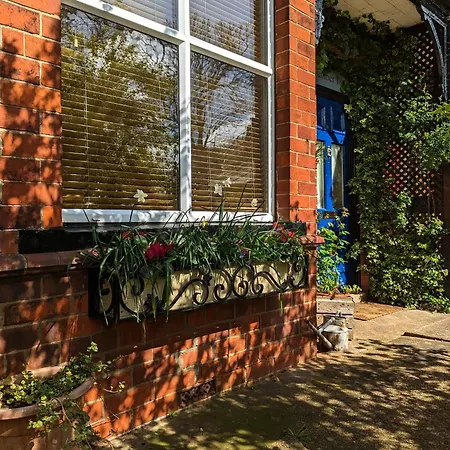 Number 18 Bed and Breakfast 3*