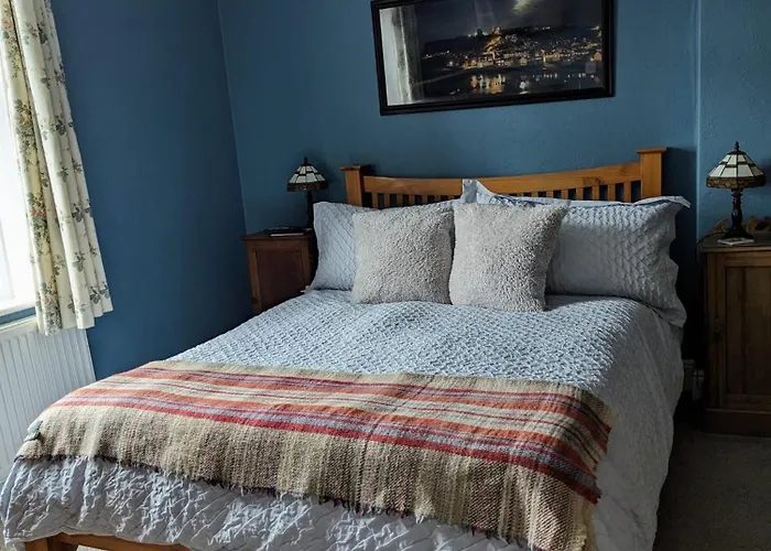 Number 18 3* ويتبي