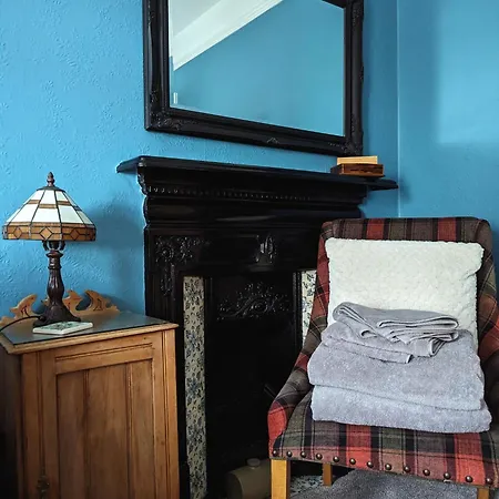 Number 18 Bed & Breakfast *