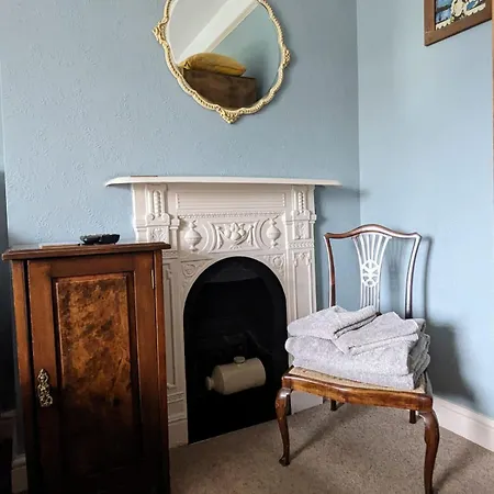 Number 18 Bed & Breakfast *