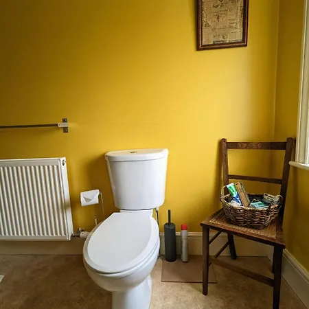 Number 18 Bed & Breakfast *